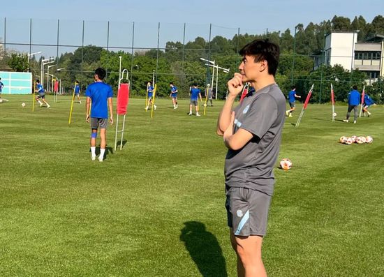 www.avfoot.com视频
